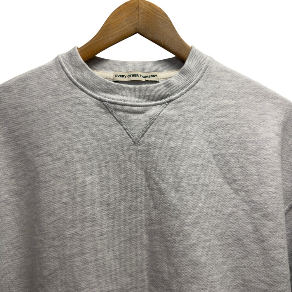 Every Other Thursday Mens XS Oversized Gray Pullover Crewneck Sweatshirt USA euc
